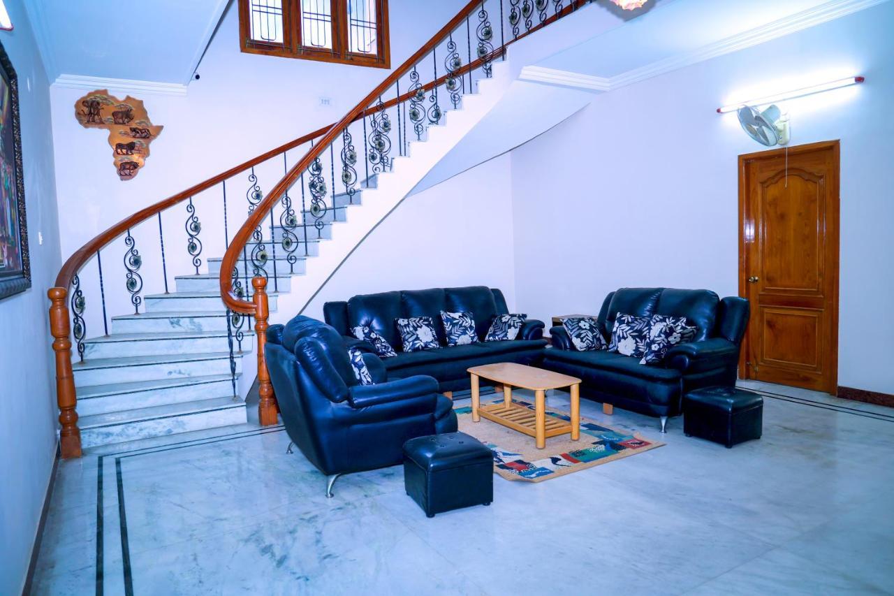 Divine Luxury Villa 蒂鲁帕蒂 外观 照片